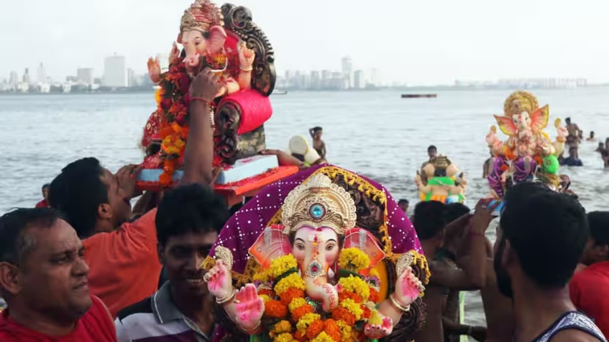 Public Ganeshotsav Mandals assured police procession proceed time, fixed number ganesha visrjan nashik