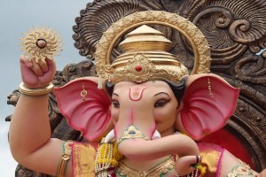 चंद्रपूर : मुस्लीम बांधवांच्या ‘या’ निर्णयाचे कौतुक, गणपती विसर्जन आणि ईद-ए-मिलाद… Chandrapur Ganapati immersion