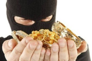 पनवेल: एसटी प्रवासात महिलेचे दोन लाख रुपयांचे दागिने चोरले gold theft