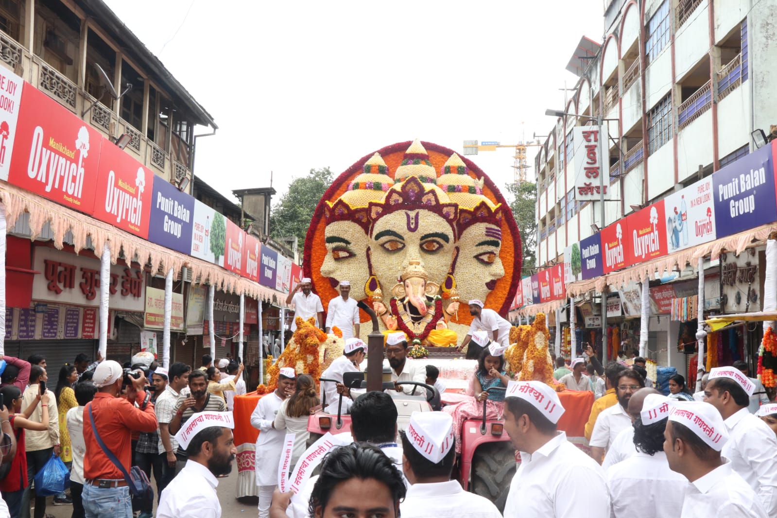 Ganesh Mandals ganpati in Pune city