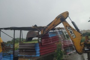 कल्याणमध्ये खेळाच्या मैदानावरील बेकायदा बांधकामावर कारवाई illegal construction