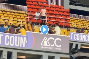 Strange incident happened in India-Sri Lanka match fans of both countries clashed during the live match Video viral