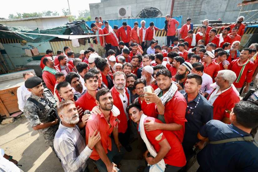 Rahul Gandhi Selfie With Coolies