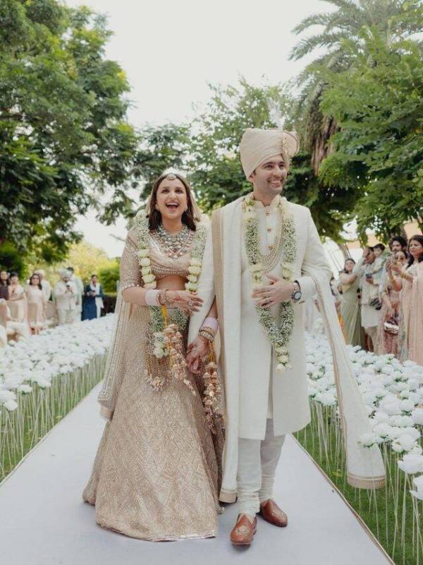 Parineeti-Raghav Wedding. Raghav Chadha stole the shoe. Diamond Kalichidis