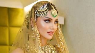 Urvashi Rautela dressed like bride, looks beautiful in Golden Lehenga