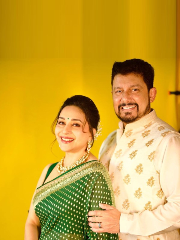 madhuri-dixit-nene-danesh-chaturthi