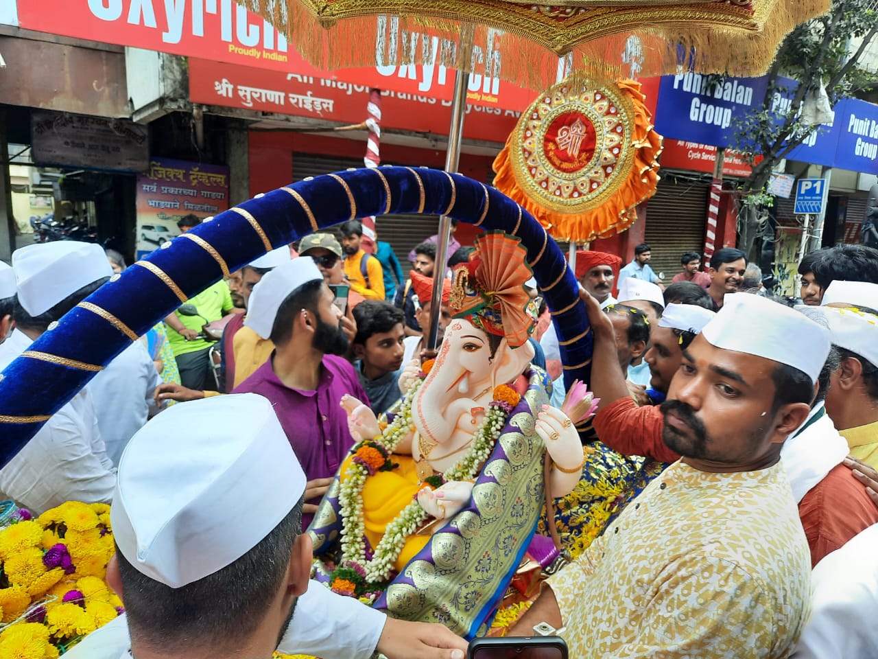 Ganesh Mandals ganpati in Pune city