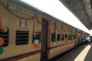 Manmad-Mumbai summer special express released Dhule same time every day