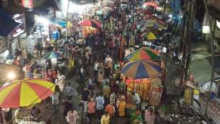 huge crowed seen in dombivali kalyan markets ahead of ganeshotsav