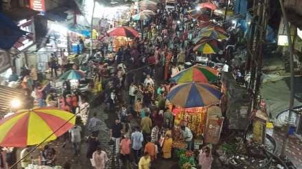 huge crowed seen in dombivali kalyan markets ahead of ganeshotsav