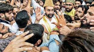 resolve jammu and kashmir issue through dialogue says mirwaiz umar farooq