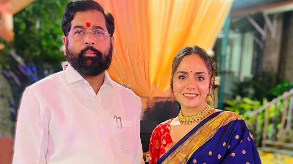 mruta with eknath shinde
