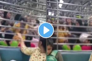 Video: तुफान राडा! आधी मारहाण, मग एकमेकांचे ओढले केस; मुंबई लोकलमध्ये महिलांची दे दणादण फायटिंग two women inside mumbai local train slapping each other pulling hair watch viral video