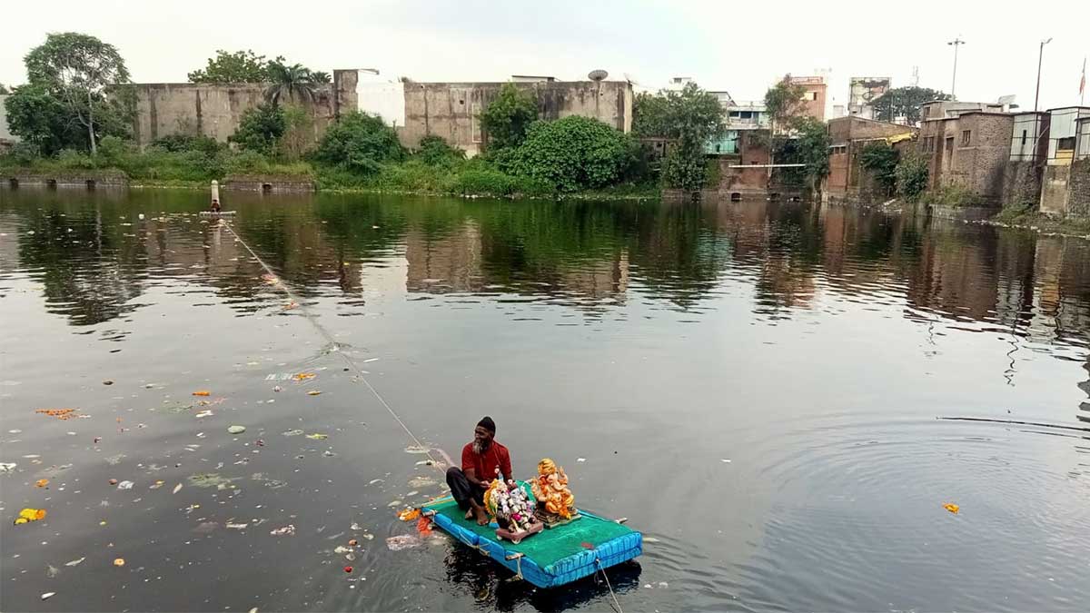 muslim brothers immersed ganesha from twelve years in washim