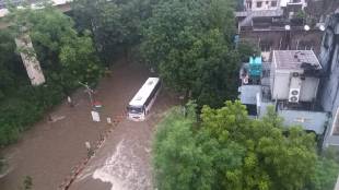 heavy rain in Nagpur, city flooded, ambazari lake overflow, rescue operation started