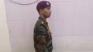 man posing army commando arrested from pune railway station
