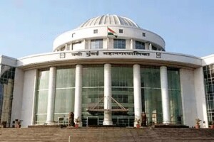 बैठ्या घरांच्या पुनर्बांधणीचा मार्ग मोकळा? पार्किंगची अट काढावी यासाठी महापालिकेची पुनर्विचार याचिका Reconsideration Petition NMMC removal parking condition houses permission redevelopment