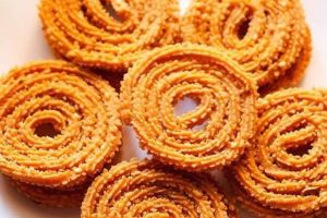 Crispy Chakli : चकल्या कुरकुरीत होण्यासाठी जाणून घ्या सोप्या टिप्स, नोट करा ही रेसिपी crispy chakli recipe how to make make chakli crispy tips