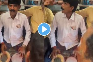 Mumbai Video : मुंबई लोकलमध्ये जपताहेत भजनाची परंपरा, तुम्ही पाहिला का व्हिडीओ? Mumbai local train Video group of people sing a bhajan song and keep tradition video goes viral on social media