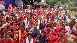 chandrapur, anganwadi workers protested front collector's office increase salary