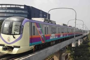 पुणे: भाविकांचा मेट्रोकडे ओढा! रात्री उशिराच्या सेवेला प्रवाशांचा वाढता प्रतिसाद pune-metro