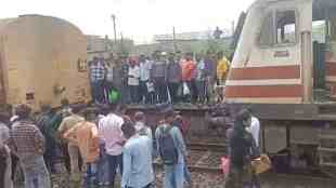 railway mumbai ahmedabad