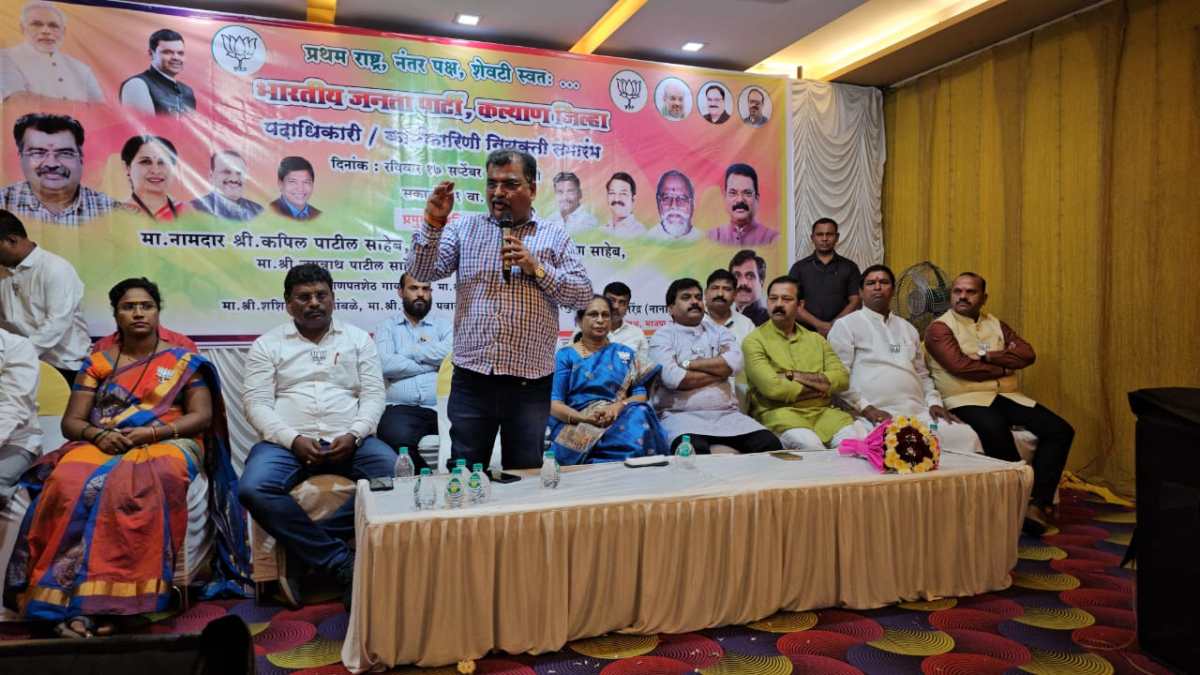 bjp mayor in kalyan dombivli municipal corporation says pwd minister ravindra chavan zws