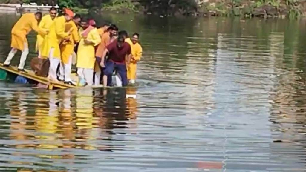 raft capsizes in sangli during ganesh idol immersion