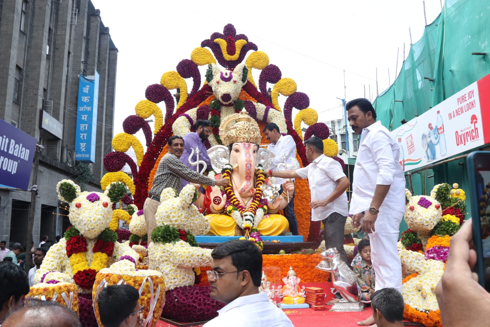 Ganesh Mandals ganpati in Pune city