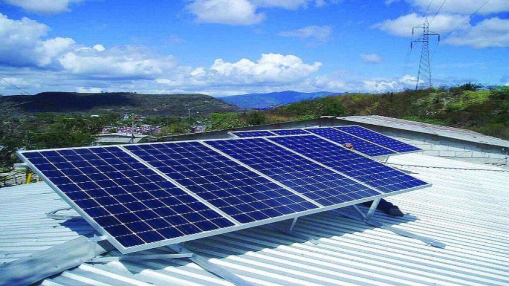 700 MW solar power plant Jalgaon district