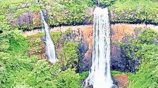 sawatsada waterfall in chiplun