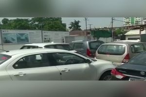 उपराजधानीतील सर्व्हिसिंग सेंटरमध्ये अचानक वाहनांच्या रांगा..!! after flood queues of vehicles at servicing centers