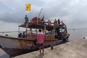 करंजा रेवस जलमार्गावर १० रुपयांनी तिकीट दरवाढ; सर्वसामान्य प्रवाशांमध्ये नाराजी ticket price waterway Karanja Rewas increased Rs.10