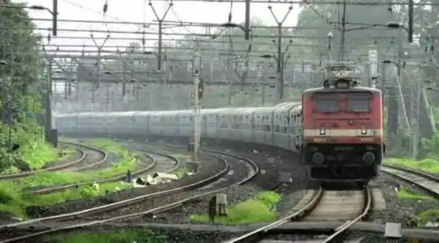भारताच्या दळणवळणामध्ये रेल्वेचा मोठा वाटा आहे. भारतात कोट्यावधी लोक रेल्वेने प्रवास करतात. 