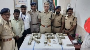 61 lakh cash  jewelery along with suspect detained in Howrah Mumbai mail train