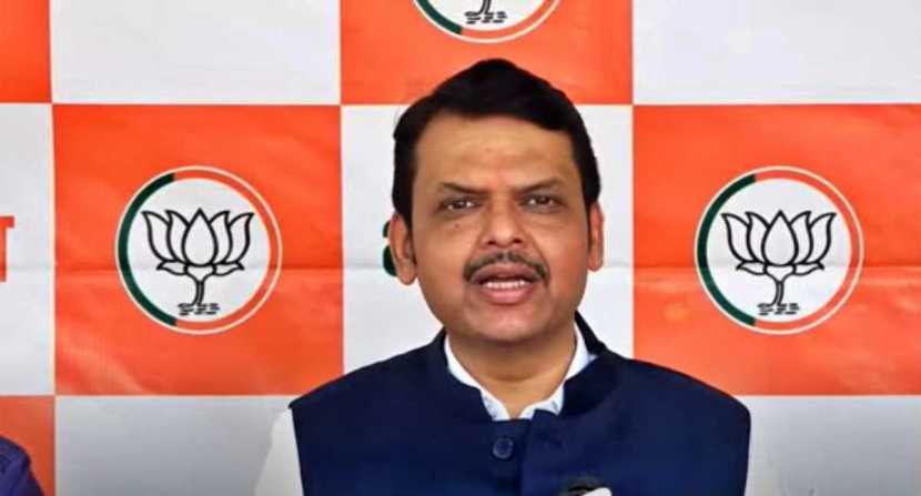 पीसीआर मिळाल्याबरोबर ते ससूनला दाखल झाले. तसेच पूर्ण १४ दिवस पीसीआरमध्ये ससूनमध्ये दाखल होते - देवेंद्र फडणवीस