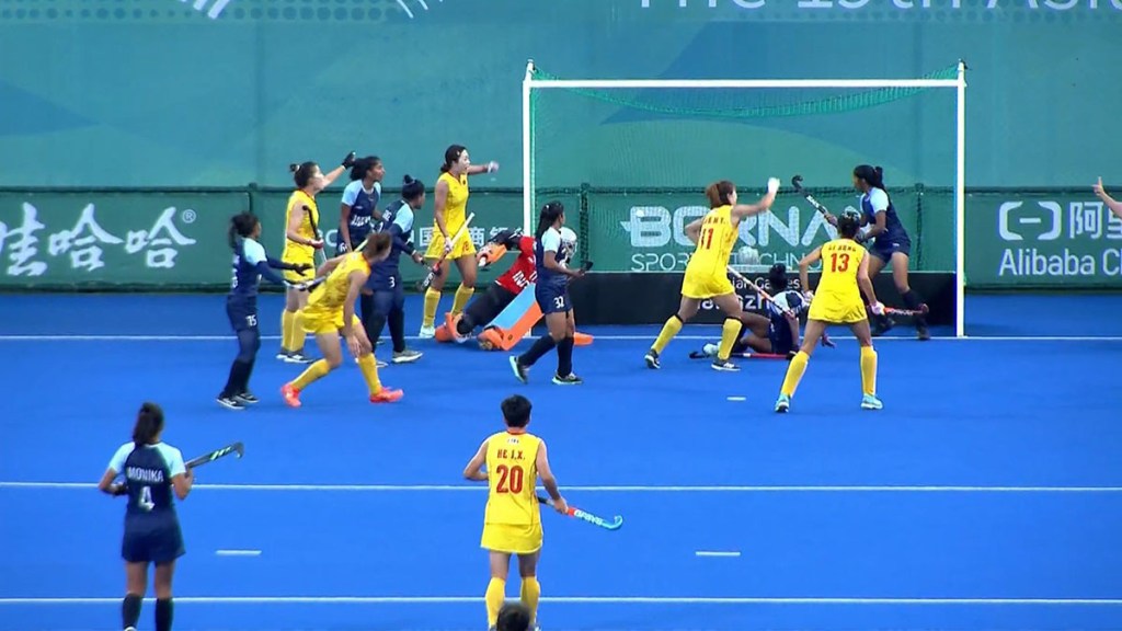 The women's hockey team lost the gold medal 0-4 defeat by China in the semi-finals of the Asian Games