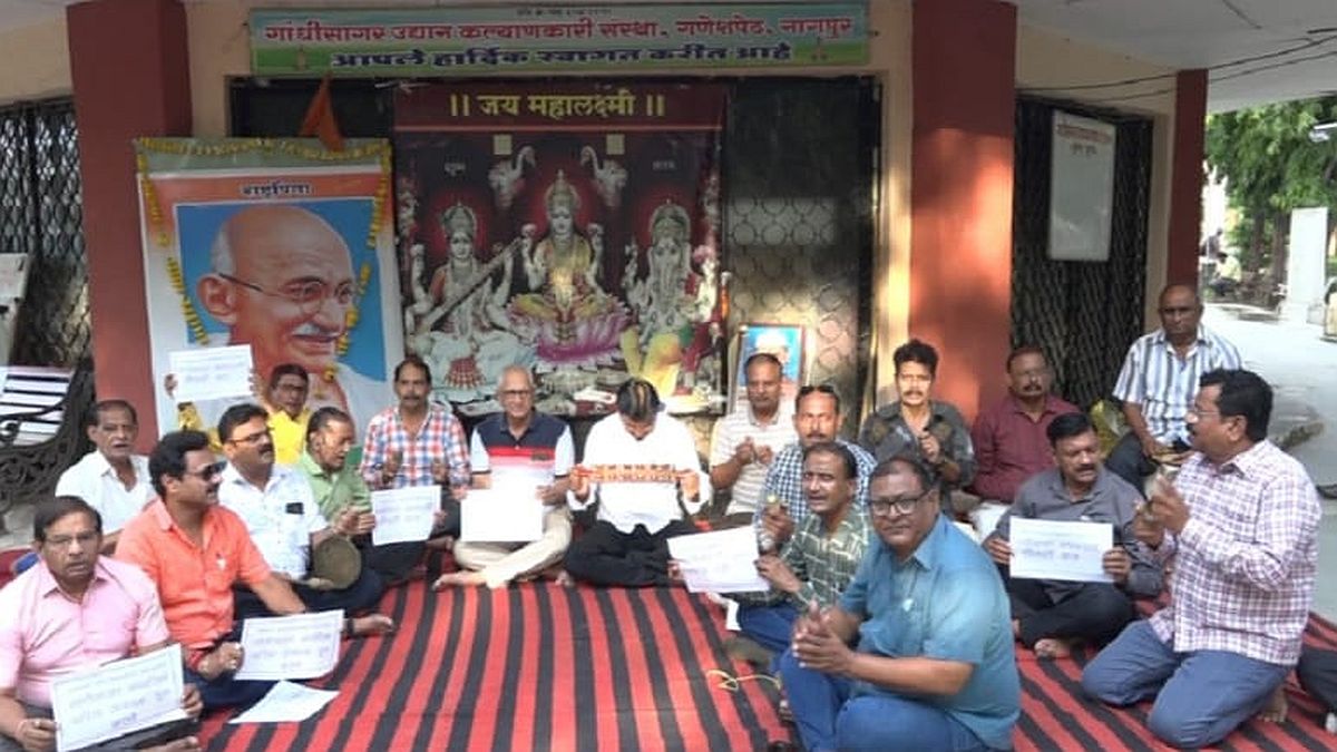 Gandhiji's bhajans attracted attention