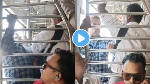 mumbai local passengers fight