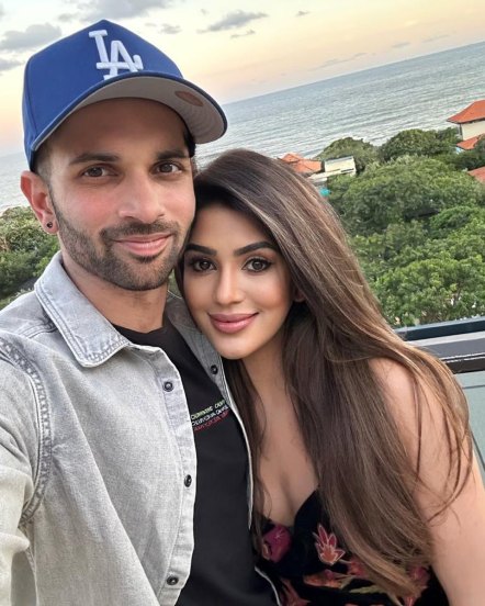 Keshav Maharaj With his wife