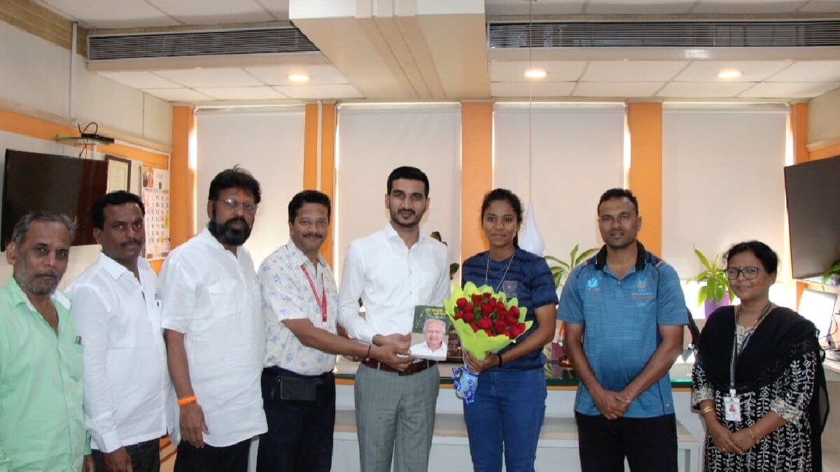 Khushi Mulla Under 19 Women Cricket Team captain