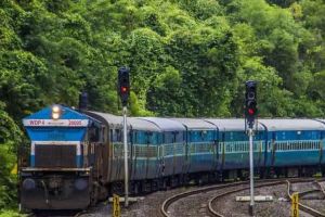 कोकण रेल्वेवर मेगाब्लॉक, पाच रेल्वेगाड्यांच्या वेळापत्रकात बदल Konkan-railway
