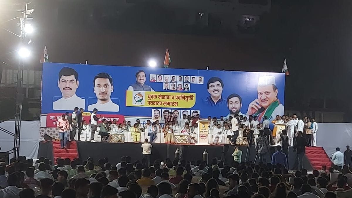 Dhananjay Munde avoided coming to the NCP meeting