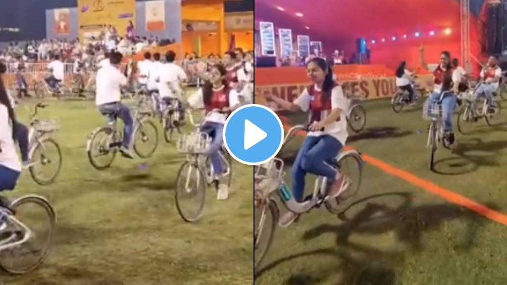 Ae halo! Thrilled people play ‘Bicycle Garba’