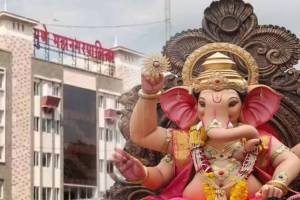 मंडप न काढणाऱ्या ७० मंडळांना महापालिकेची नोटीस; २३ मंडळांवर कारवाई करून साहित्य जप्त pune mnc Notice to Mandals