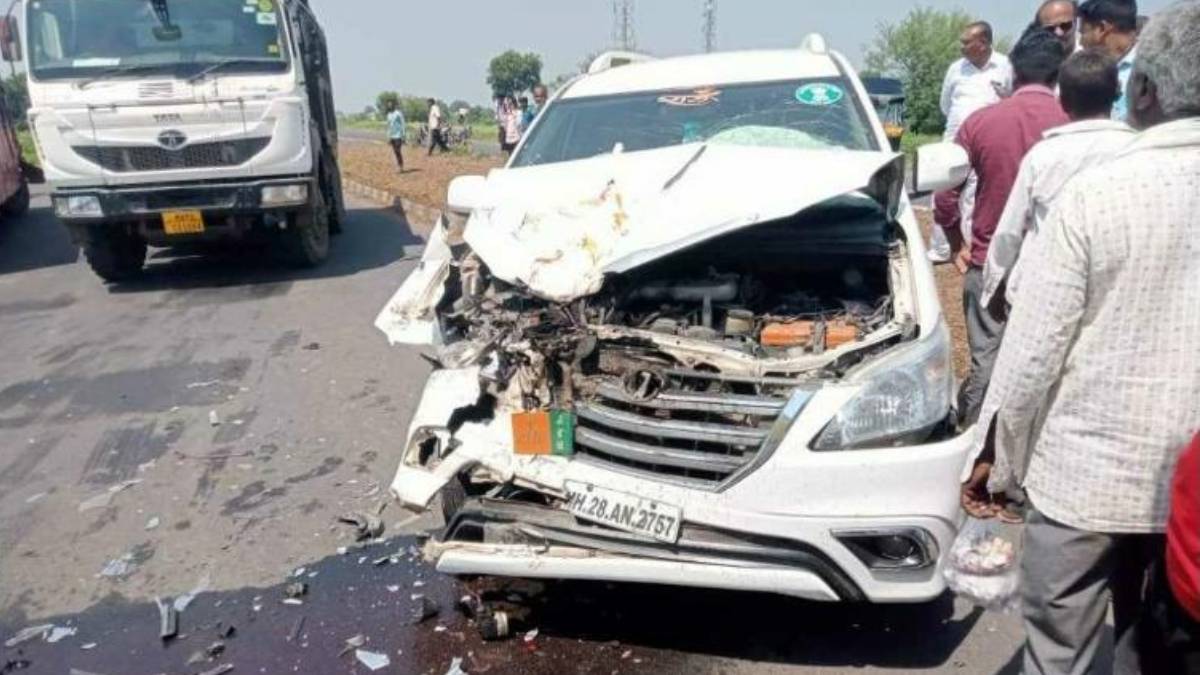 Vijayraj Shinde vehicle hit by st bus
