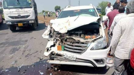 Vijayraj Shinde vehicle hit by st bus