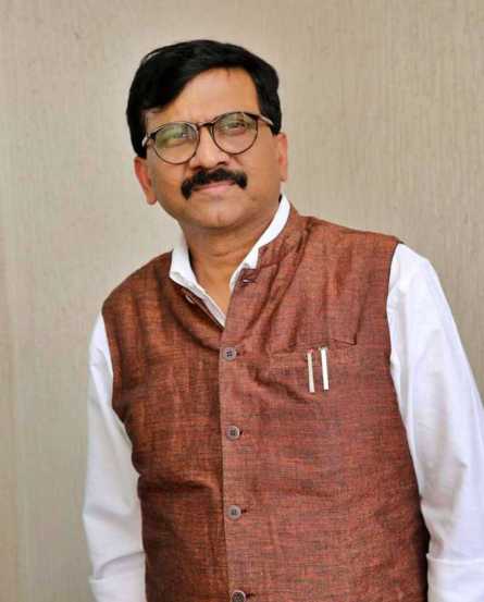 असं असताना ते आम्हाला कायदा सुव्यवस्था, संस्कार, संस्कृतीच्या गोष्टी सांगत आहेत. याची उत्तरं दसरा मेळाव्यात मिळतील - संजय राऊत