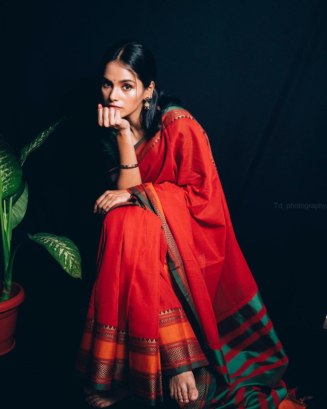 Marathi Actress Shardiya Navratri 2023 Red Colour