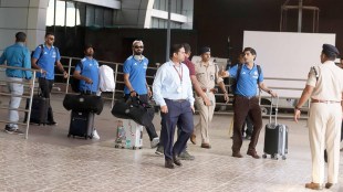 Team India reached Pune before the match against Bangladesh got a warm welcome at the airport